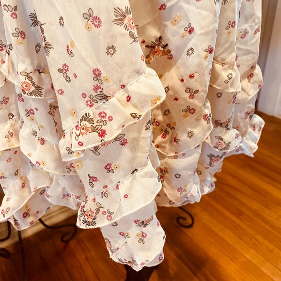 💐EVIE MICRO SEQUINS FLORAL RUFFLE DRESS . - Picture 7 of 11